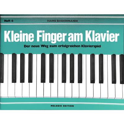 Kleine Finger am Klavier 8