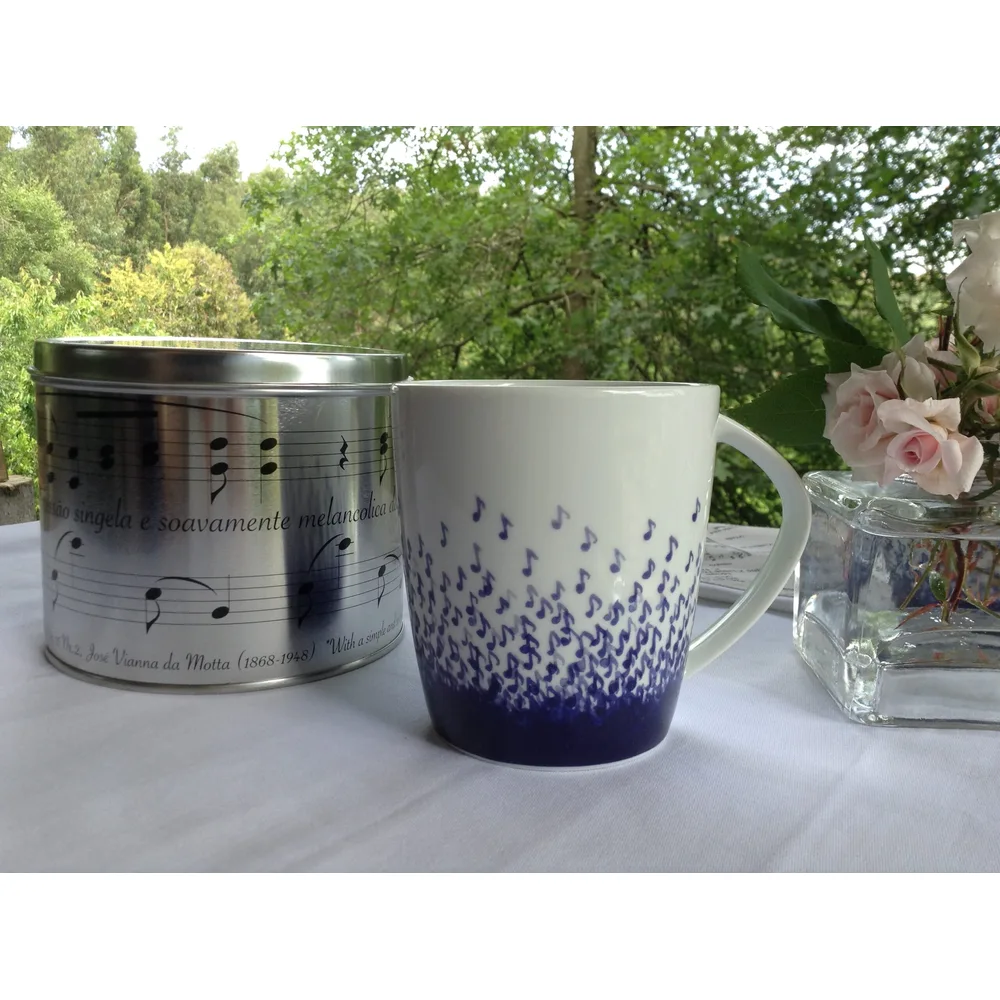 Kaffeebecher Wassermusik in Blechdose