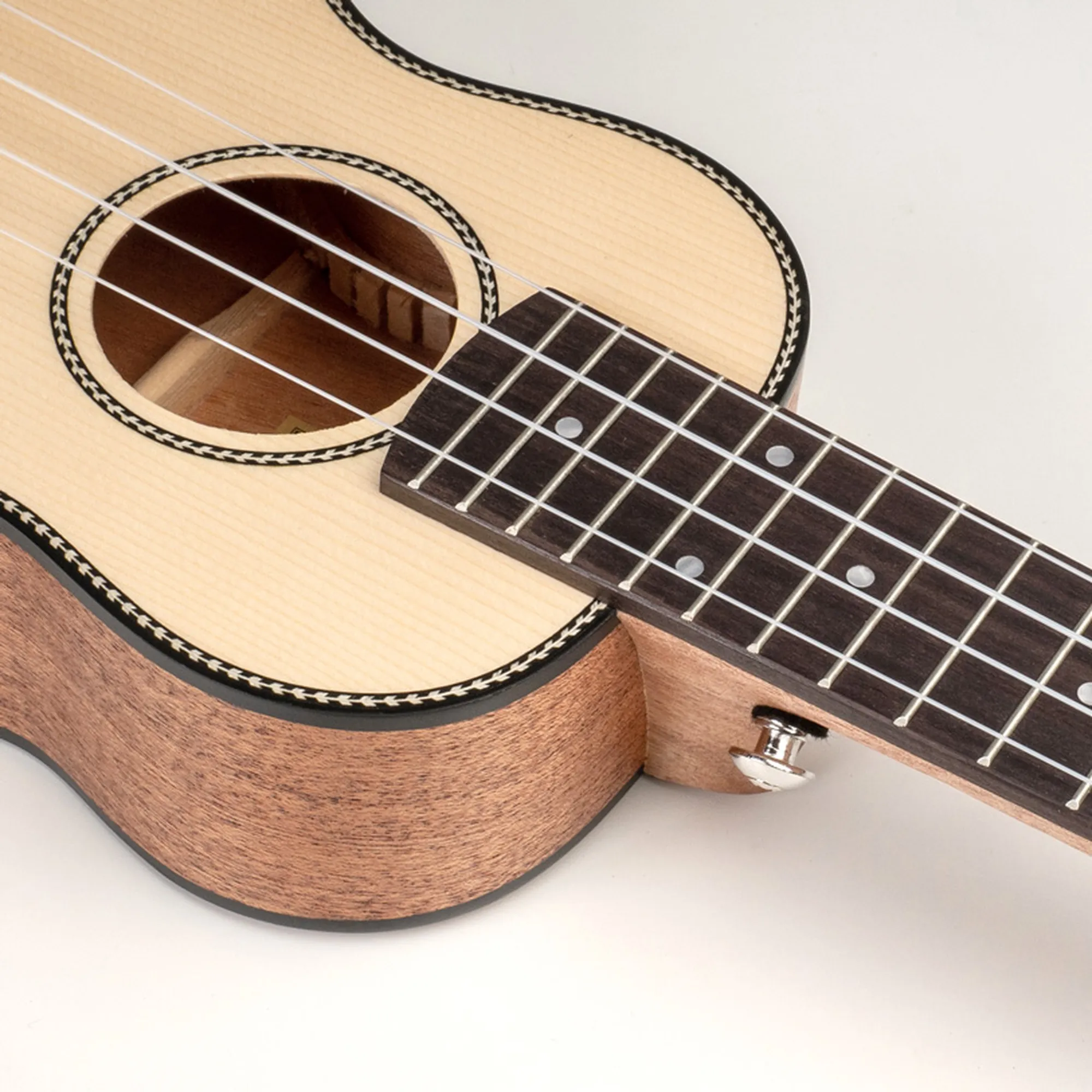Cascha Solid Spruce HH2148
